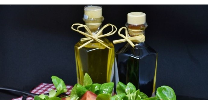 How many calories does EVO oil have?
